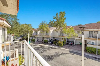 8464 Lagos De Campo Boulevard, Tamarac, FL 33321 - Photo 26