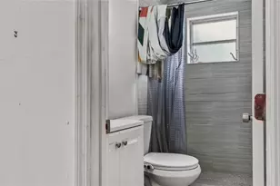 3446 NW 17th St, Miami, FL 33125 - Photo 20