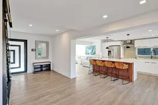 701 NE 164th St, Miami, FL 33162 - Photo 22