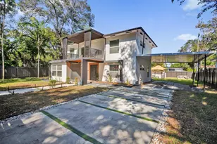 701 NE 164th St, Miami, FL 33162 - Photo 2