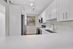 8411 Forest Hills Dr, Coral Springs, FL 33065 - Photo 12