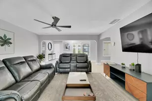 9611 NW 3rd St, Pembroke Pines, FL 33024 - Photo 4