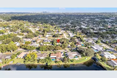 980 SW 70th Avenue, Plantation, FL 33317 - Photo 4