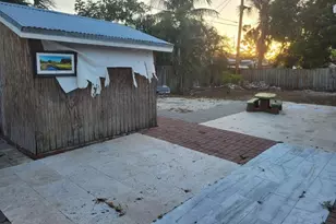 1810 NE 42nd St, Pompano Beach, FL 33064 - Photo 22