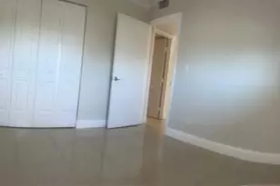 2106 S Cypress Bend Dr, Pompano Beach, FL 33069 - Photo 10