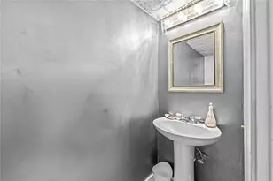 2212 NE 7th St, Hallandale Beach, FL 33009 - Photo 8