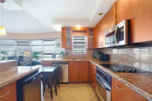 2500 NE 48th Ln, Fort Lauderdale, FL 33308 - Photo 2