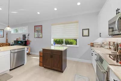 6848 SE Twin Oaks Circle, Stuart, FL 34997 - Photo 16