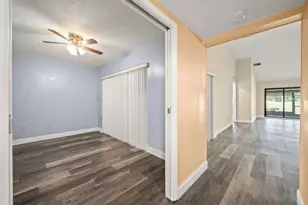 370 Fairway Cir, Weston, FL 33326 - Photo 14