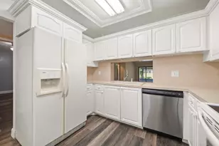 370 Fairway Cir, Weston, FL 33326 - Photo 18