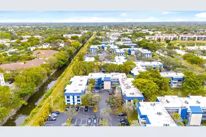 3150 Holiday Springs Boulevard #308, Margate, FL 33063 - Photo 1