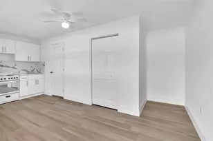 41 Miami Gardens Rd, West Park, FL 33023 - Photo 8