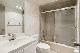 3960 Oaks Clubhouse Dr, Pompano Beach, FL 33069 - Photo 14