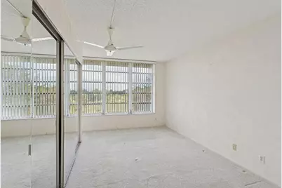 3960 Oaks Clubhouse Drive #502, Pompano Beach, FL 33069 - Photo 8