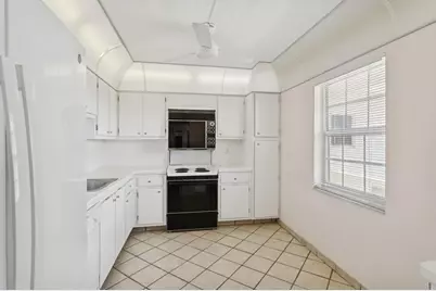 3960 Oaks Clubhouse Drive #502, Pompano Beach, FL 33069 - Photo 6