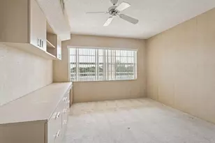3960 Oaks Clubhouse Dr, Pompano Beach, FL 33069 - Photo 12