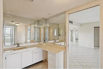 3960 Oaks Clubhouse Drive #502, Pompano Beach, FL 33069 - Photo 10