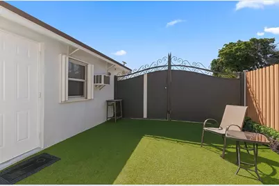31 Miami Gardens Road, West Park, FL 33023 - Photo 20