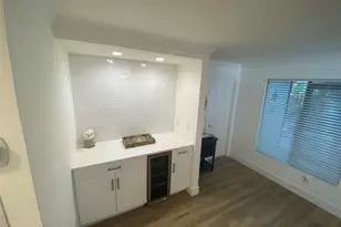 2286 Anchorage Ln, Naples, FL 34104 - Photo 6