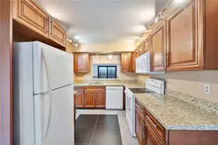 2157 NW 37th Unit, Coconut Creek, FL 33066 - Photo 2