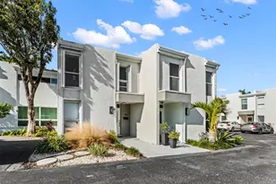 653 Cypress Ln, Fort Lauderdale, FL 33305 - Photo 2