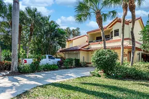 5425 10th Fairway Dr, Delray Beach, FL 33484 - Photo 2