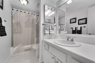 6008 Coral Lake Dr, Margate, FL 33063 - Photo 12