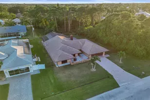 766 SE Cavern Ave, Port Saint Lucie, FL 34983 - Photo 4