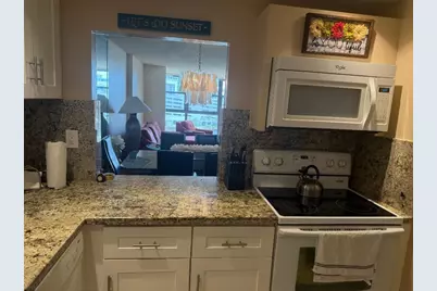 600 Parkview Drive #826, Hallandale Beach, FL 33009 - Photo 6