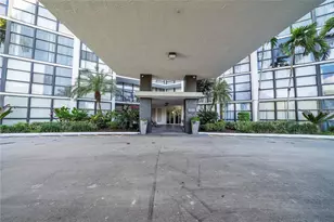 1000 Parkview Dr, Hallandale Beach, FL 33009 - Photo 34
