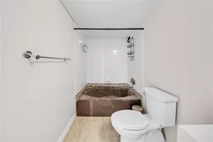 1000 Parkview Dr, Hallandale Beach, FL 33009 - Photo 22