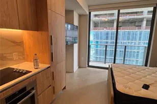 11 NE 6th St, Miami, FL 33132 - Photo 8