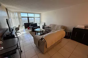 3375 N Country Club Dr, Miami, FL 33180 - Photo 12