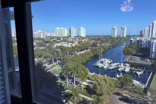 3375 N Country Club Dr, Miami, FL 33180 - Photo 18