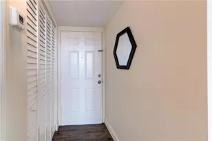 1301 NE Miami Gardens Dr, Miami, FL 33179 - Photo 4