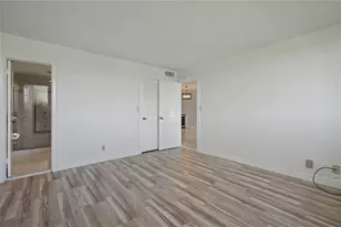 9320 S Hollybrook Lake Dr, Pembroke Pines, FL 33025 - Photo 4