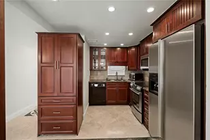 9320 S Hollybrook Lake Dr, Pembroke Pines, FL 33025 - Photo 10