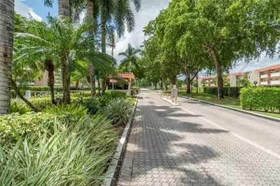 9320 S Hollybrook Lake Drive #103, Pembroke Pines, FL 33025 - Photo 54