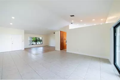 1260 NW 101st Avenue, Plantation, FL 33322 - Photo 8