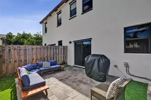 20741 NE 5th Ct, Miami, FL 33179 - Photo 34