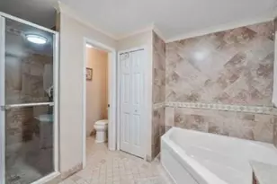 466 E Royal Cove Cir, Davie, FL 33325 - Photo 20