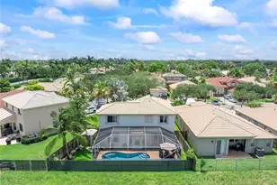 466 E Royal Cove Cir, Davie, FL 33325 - Photo 30