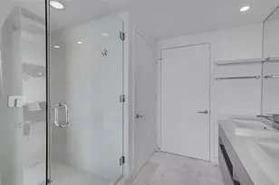 460 NE 28th St, Miami, FL 33137 - Photo 14