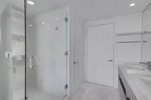 460 NE 28th St, Miami, FL 33137 - Photo 14