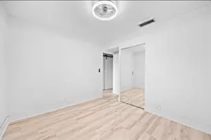 561 NE 61st St, Oakland Park, FL 33334 - Photo 14