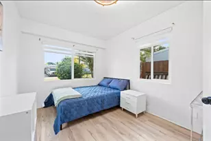 561 NE 61st St, Oakland Park, FL 33334 - Photo 12