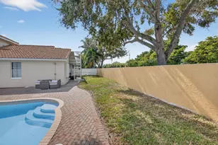 1023 Fairfax Circle, Boynton Beach, FL 33436 - Photo 38