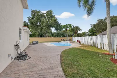 1023 Fairfax Circle, Boynton Beach, FL 33436 - Photo 40
