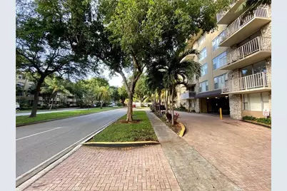 1805 Sans Souci Boulevard #403, North Miami, FL 33181 - Photo 1