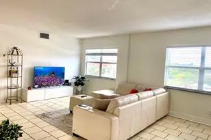 2555 NE 11th St, Fort Lauderdale, FL 33304 - Photo 8